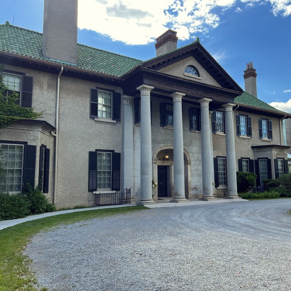 Meet your Posher, Theresa - Picture 1 of 1